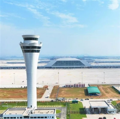 Ezhou Huahu Airport Realizes Automatic Docking Of Lifting Platform Vehicles A...